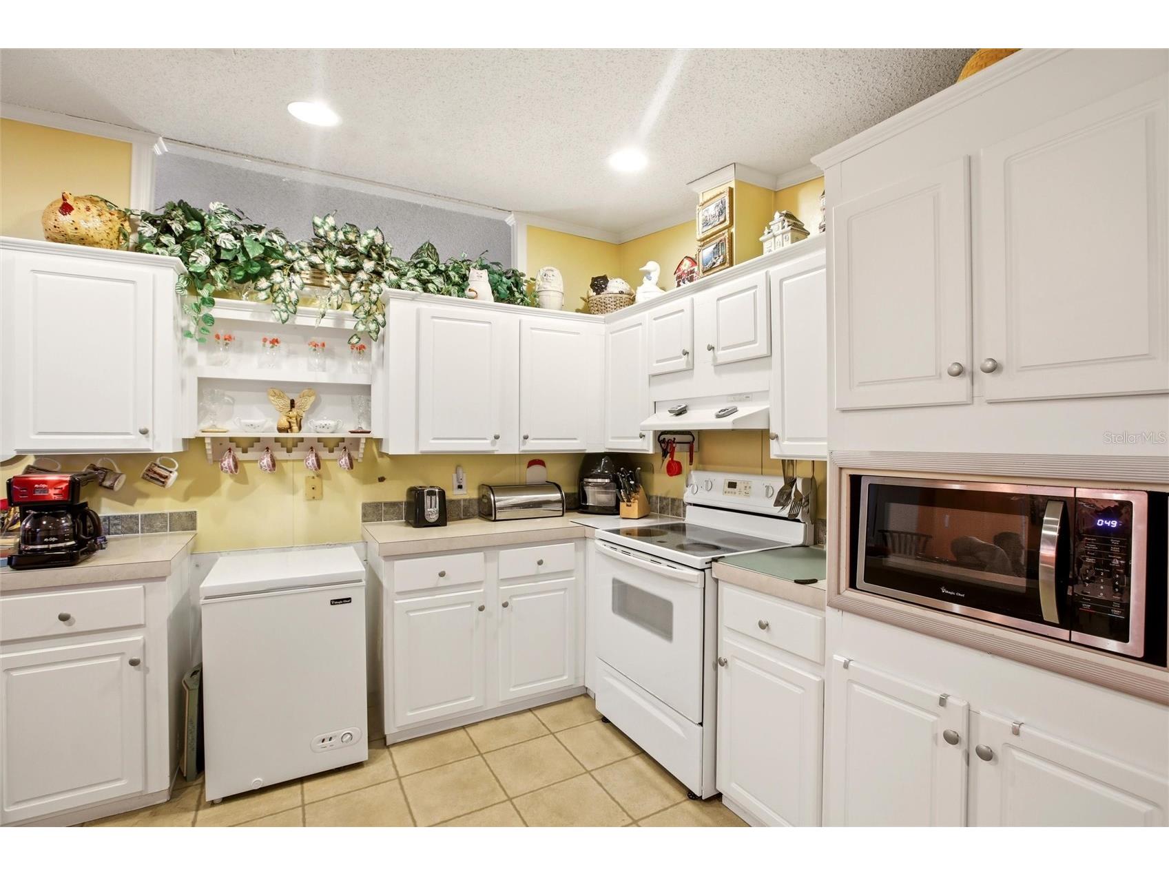 184 W Manatee Loop Punta Gorda FL 33950 C7524378 image9