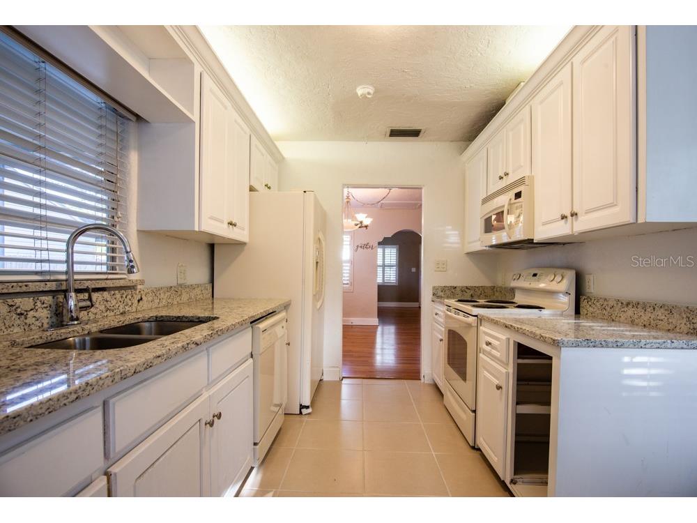 1840 Baylarian Boulevard Orlando FL 32806 O6423242 image6