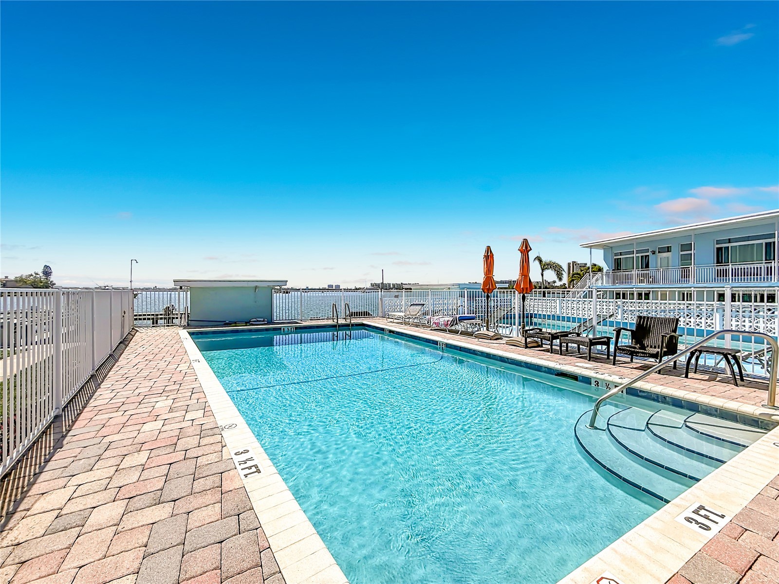 1840 Shore Drive S #5 South Pasadena FL 33707 TB8485231 image1