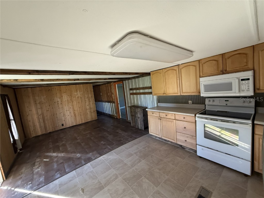 18401 Hamilton Road Dade City FL 33523 TB8356606 image31