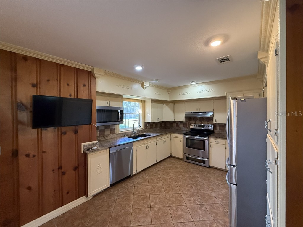 18401 Hamilton Road Dade City FL 33523 TB8356606 image4