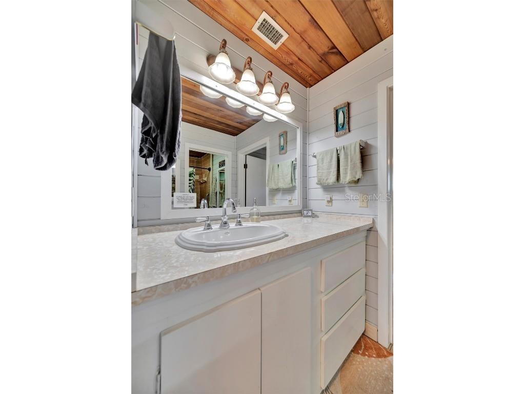 1841 Bayshore Drive Terra Ceia FL 34250 A4670998 image35