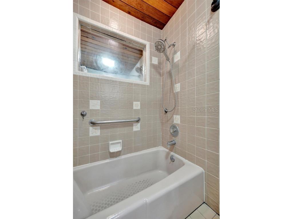 1841 Bayshore Drive Terra Ceia FL 34250 A4670998 image36