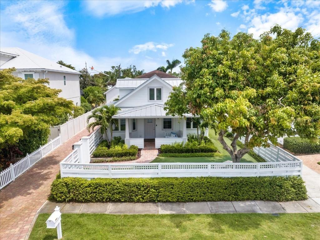1841 Datura Street Sarasota FL 34239 A4676725 image1