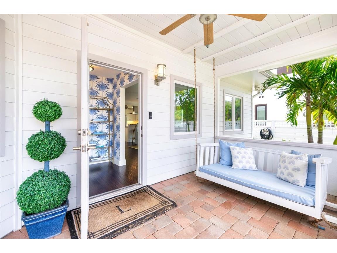 1841 Datura Street Sarasota FL 34239 A4676725 image10