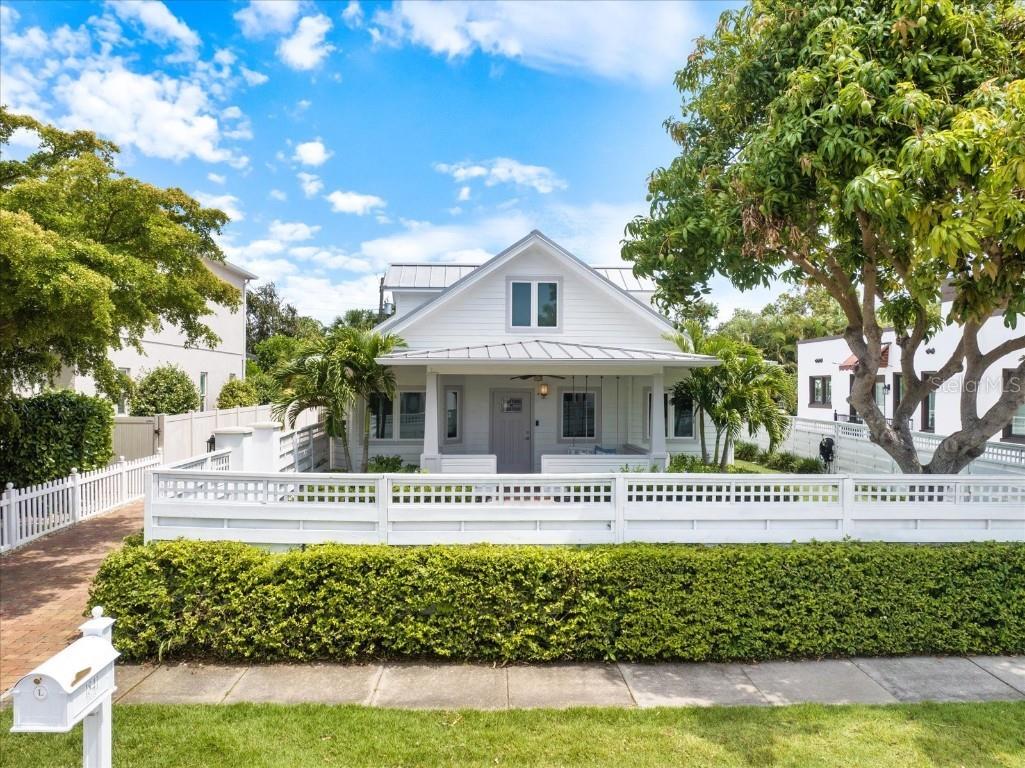 1841 Datura Street Sarasota FL 34239 A4676725 image2