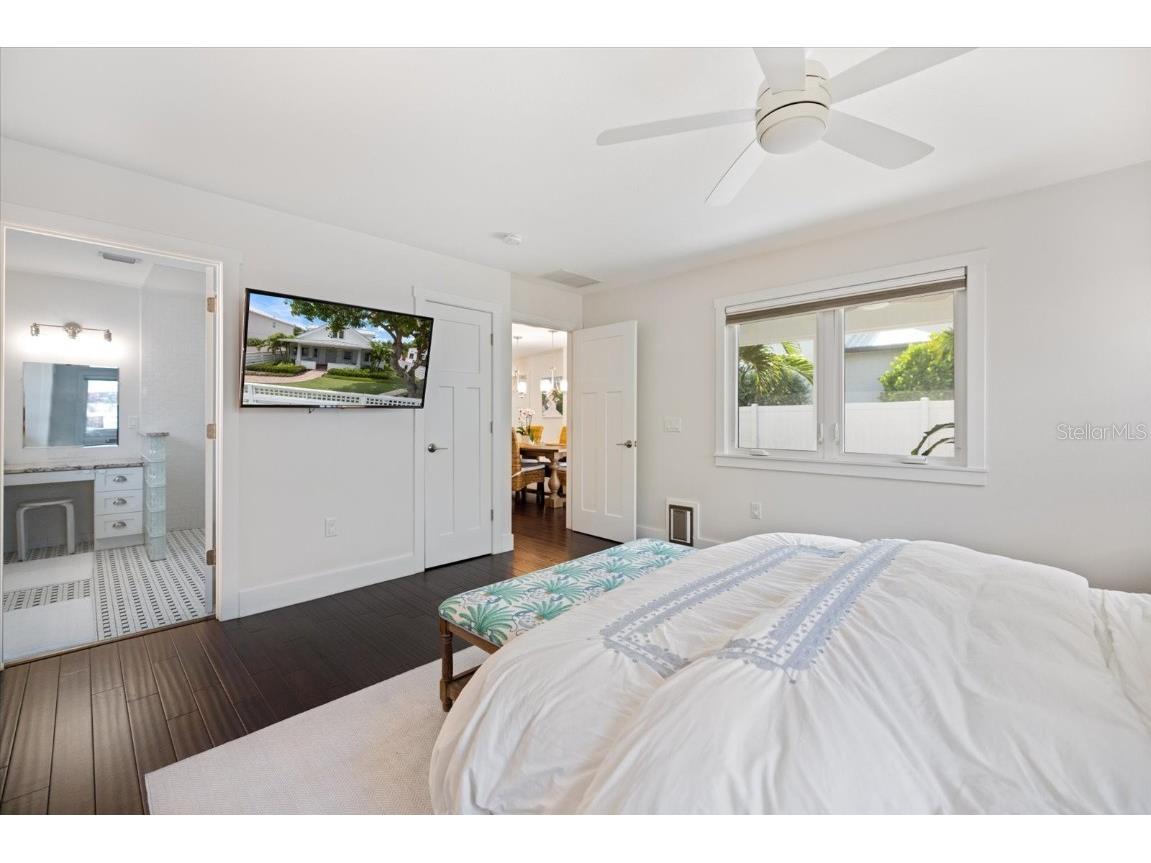 1841 Datura Street Sarasota FL 34239 A4676725 image26