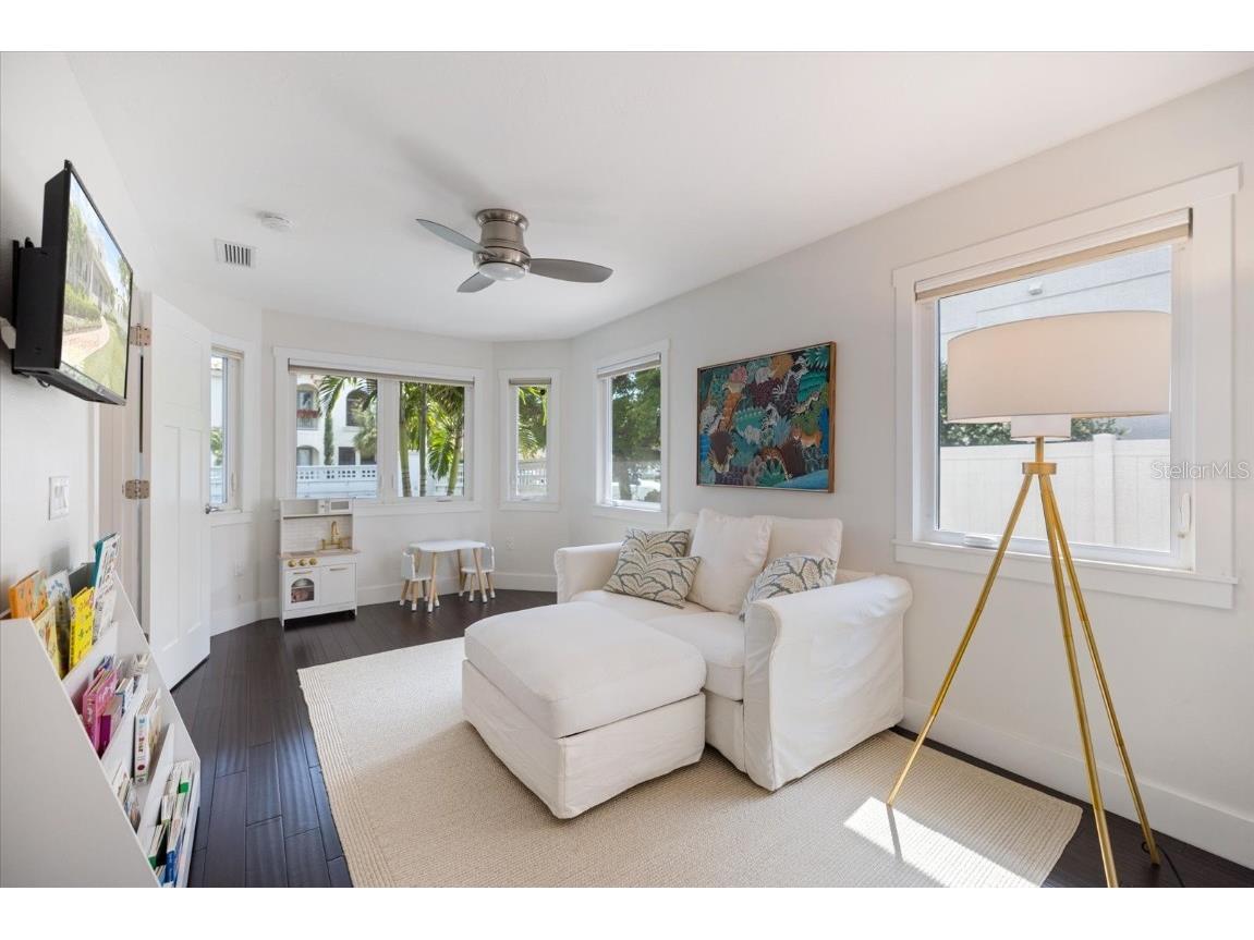 1841 Datura Street Sarasota FL 34239 A4676725 image30