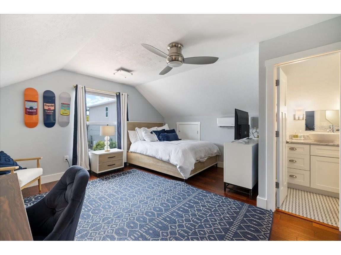 1841 Datura Street Sarasota FL 34239 A4676725 image40