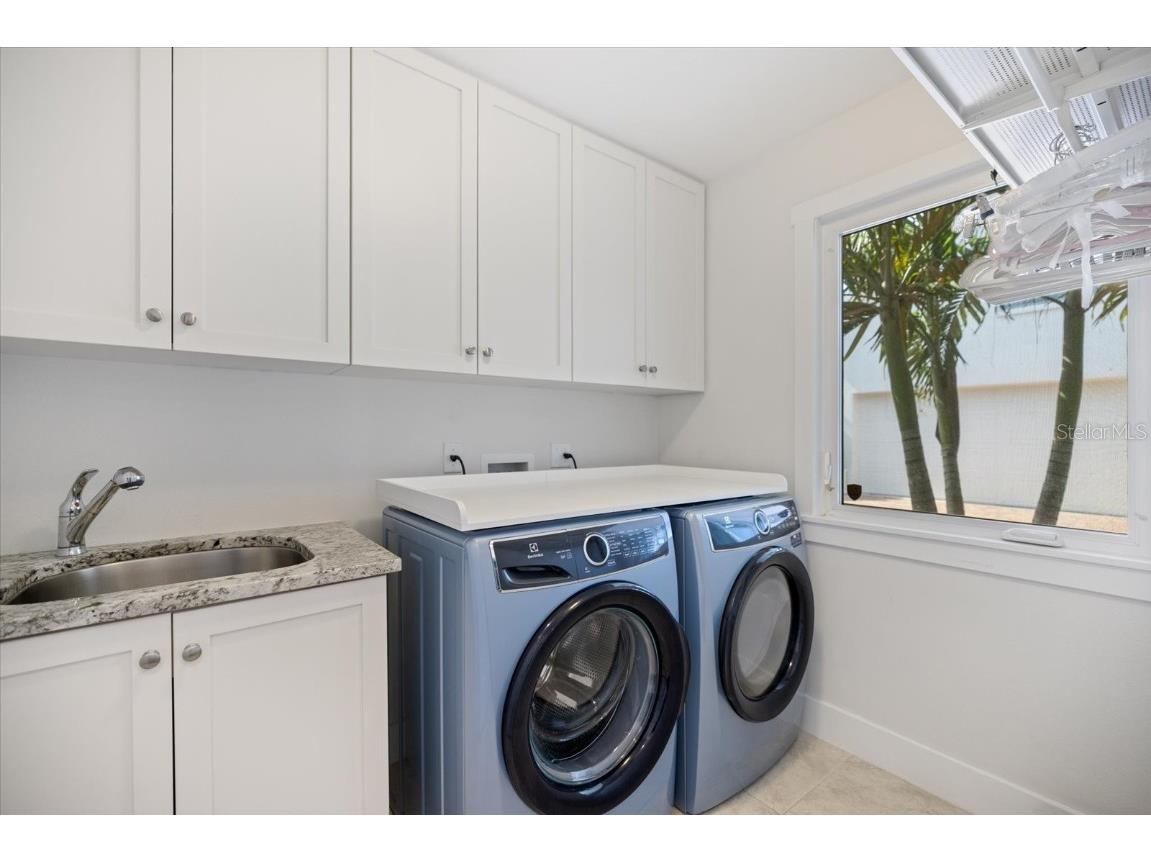 1841 Datura Street Sarasota FL 34239 A4676725 image47