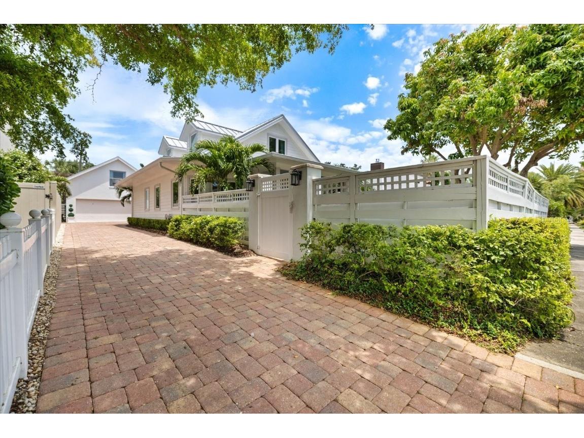 1841 Datura Street Sarasota FL 34239 A4676725 image6