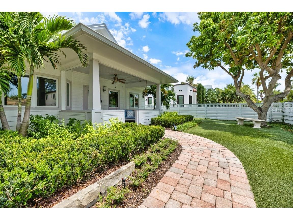 1841 Datura Street Sarasota FL 34239 A4676725 image7