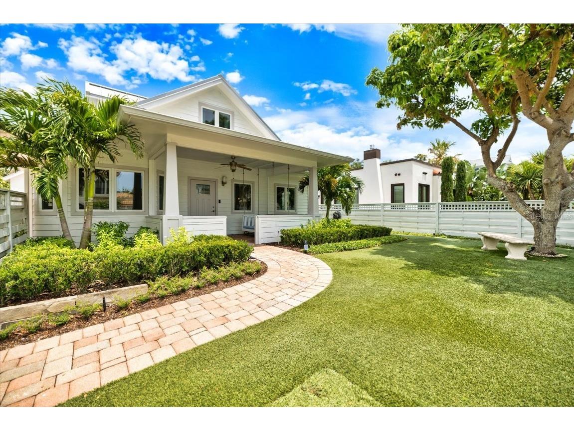 1841 Datura Street Sarasota FL 34239 A4676725 image8