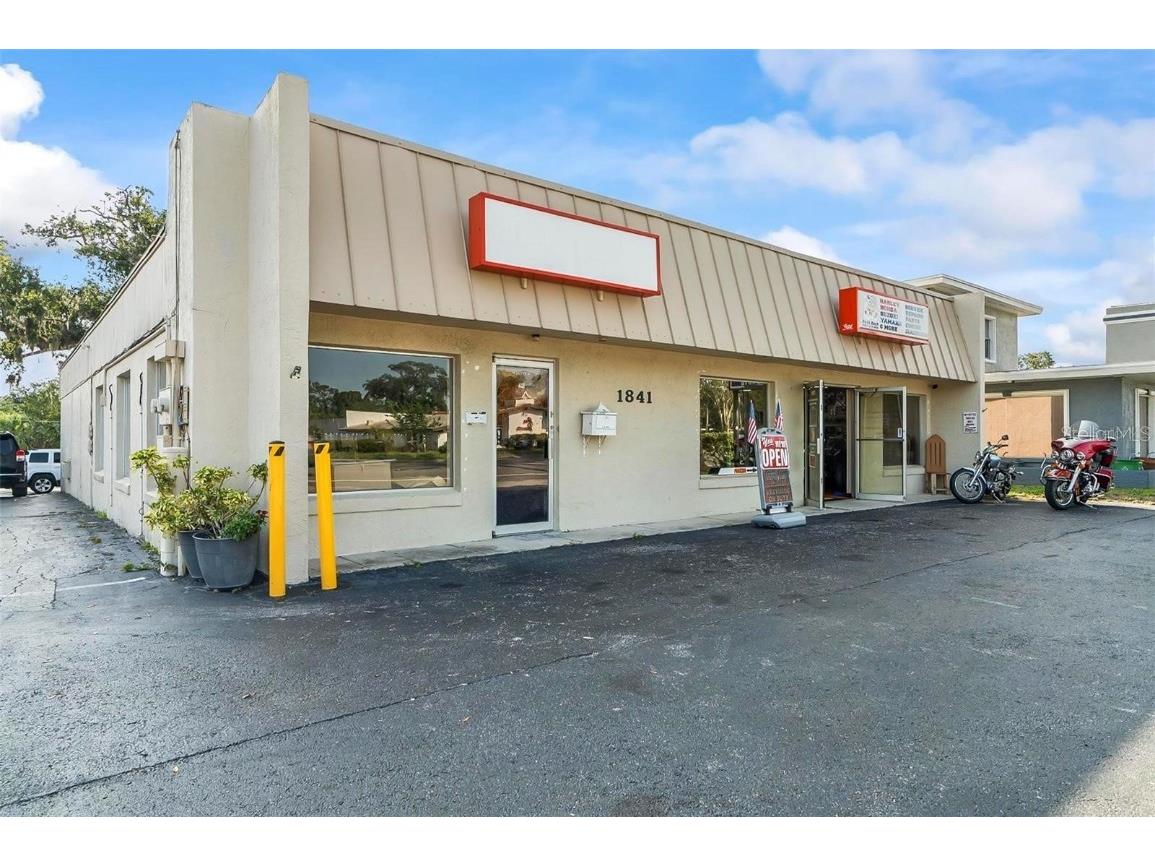 1841 S Ridgewood Avenue South Daytona FL 32119 V4946081 image1