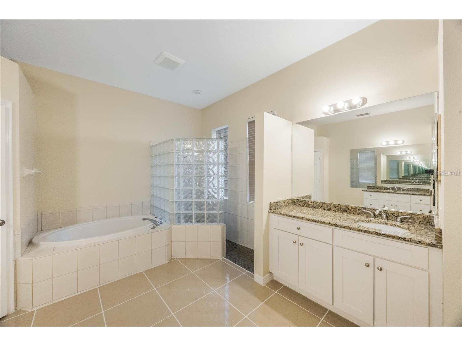 18413 Eastwyck Drive Tampa FL 33647 TB8514201 image17