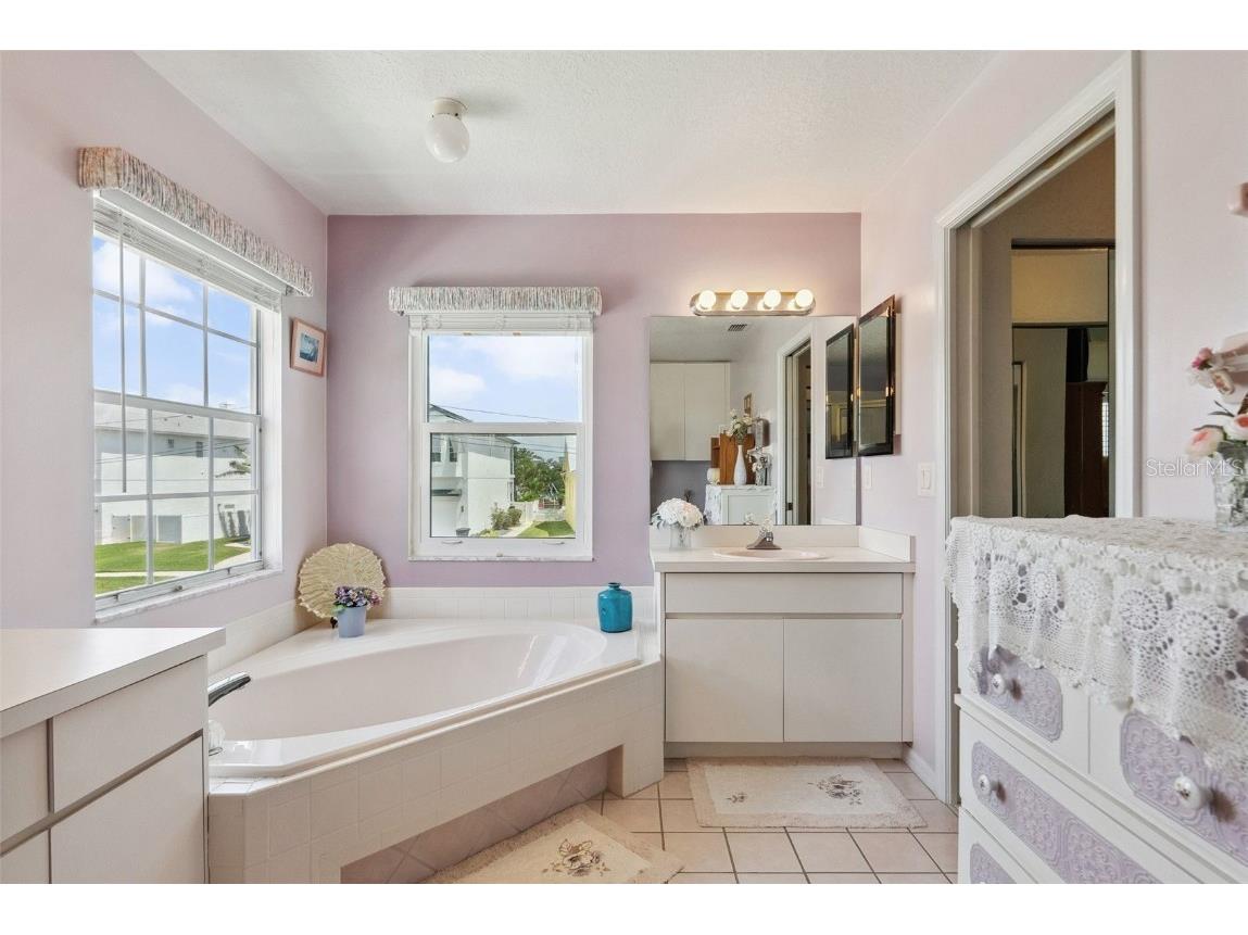 1842 Bayou Grande Boulevard NE Saint Petersburg FL 33703 TB8378427 image25