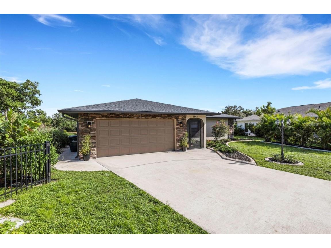 1842 Country Meadows Court Sarasota FL 34235 A4664987 image1