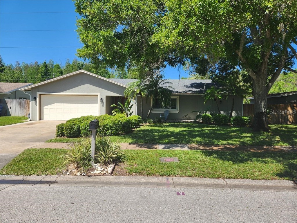 1842 Del Robles Drive Clearwater FL 33764 - ALLEN'S CREEK TB8418834 image1