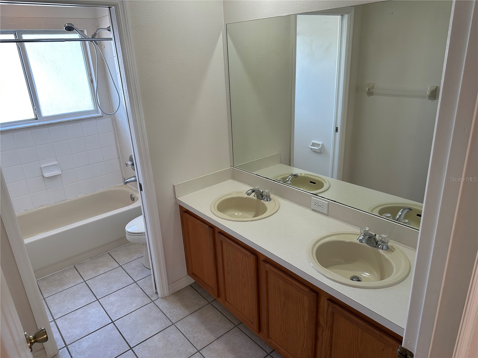 1842 Island Walk Drive Orlando FL 32824 O6381285 image8