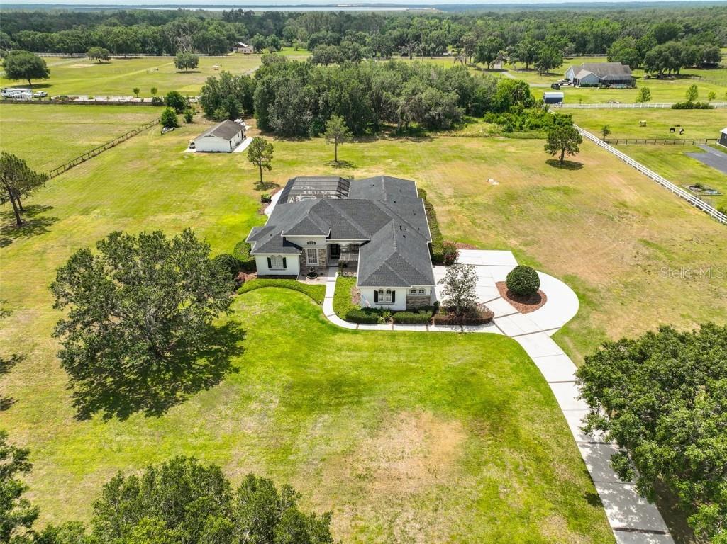 18423 Lithia Towne Road Lithia FL 33547 TB8377757 image1