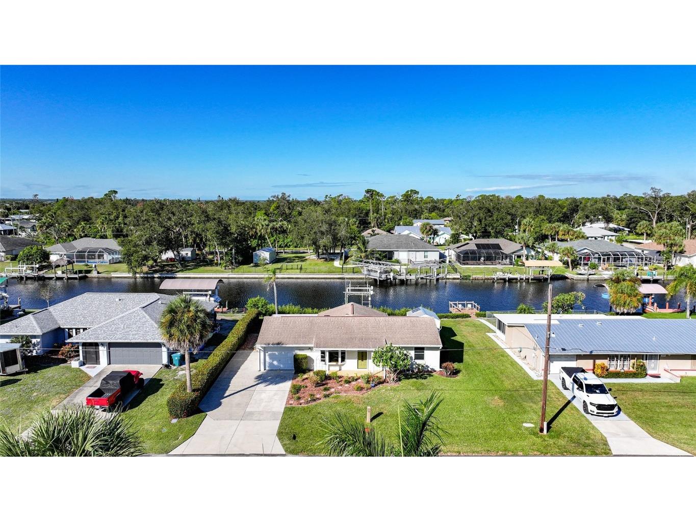 18427 Goodman Circle Port Charlotte FL 33948 - HOTTELET WATERWAY C7517239 image1