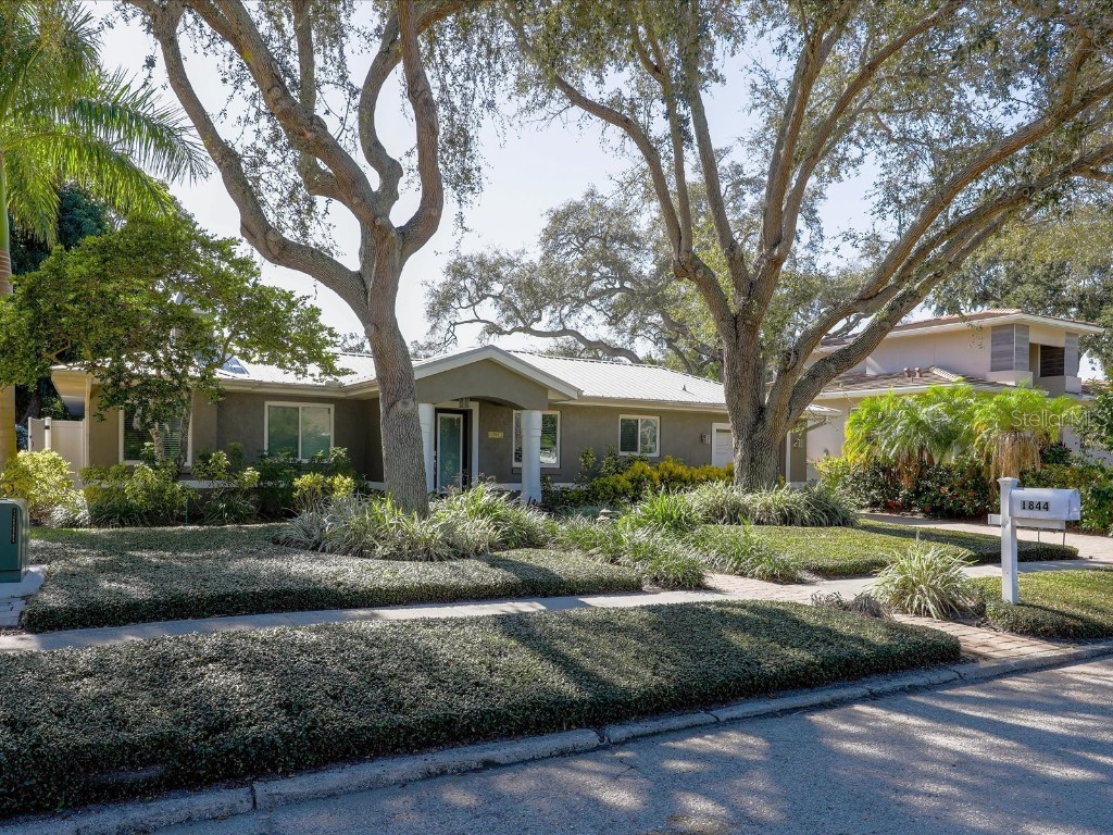 1844 Goldenrod Street Sarasota FL 34239 A4595394 image1