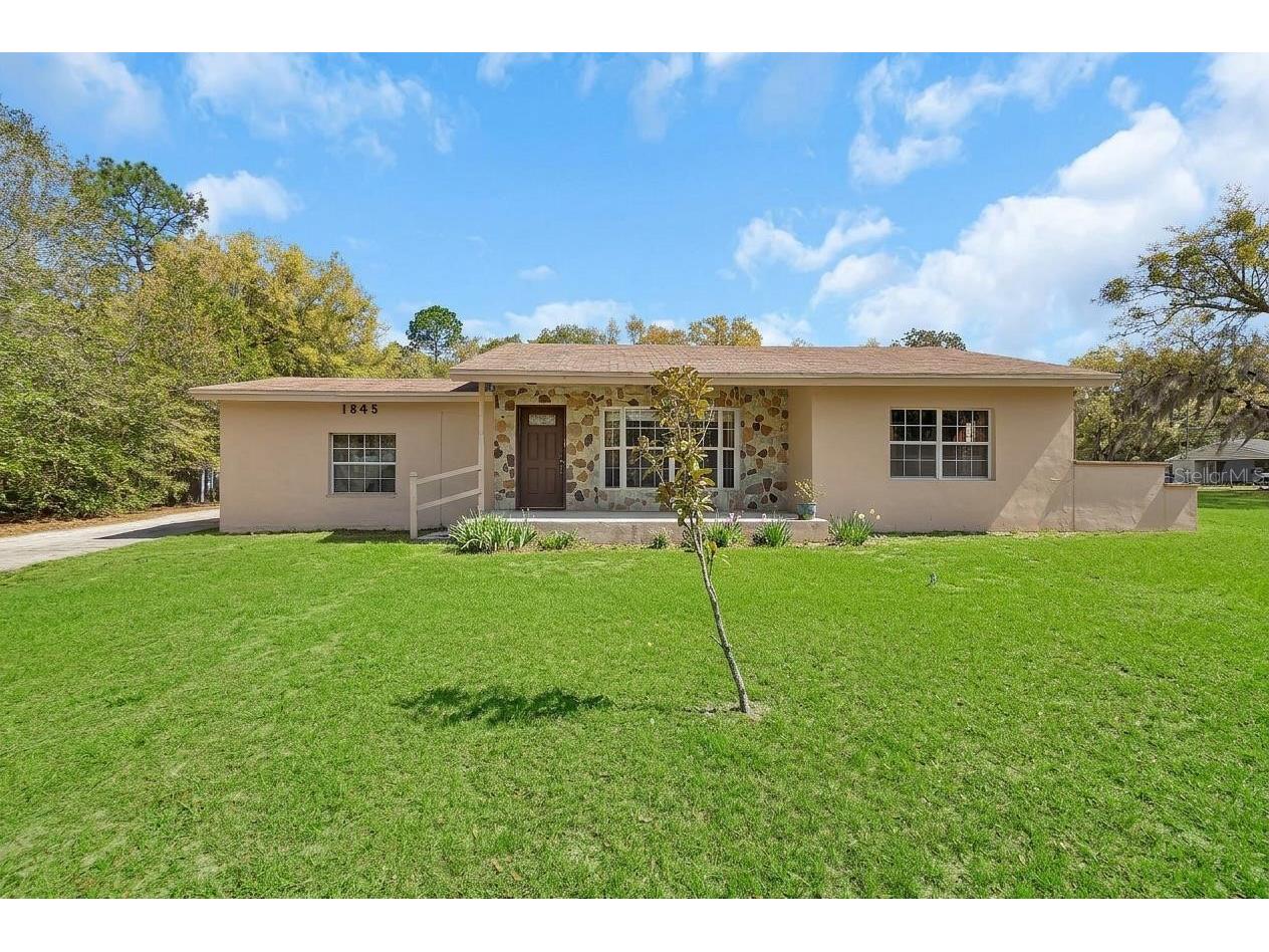 1845 Manor Way Deland FL 32720 V4947541 image1