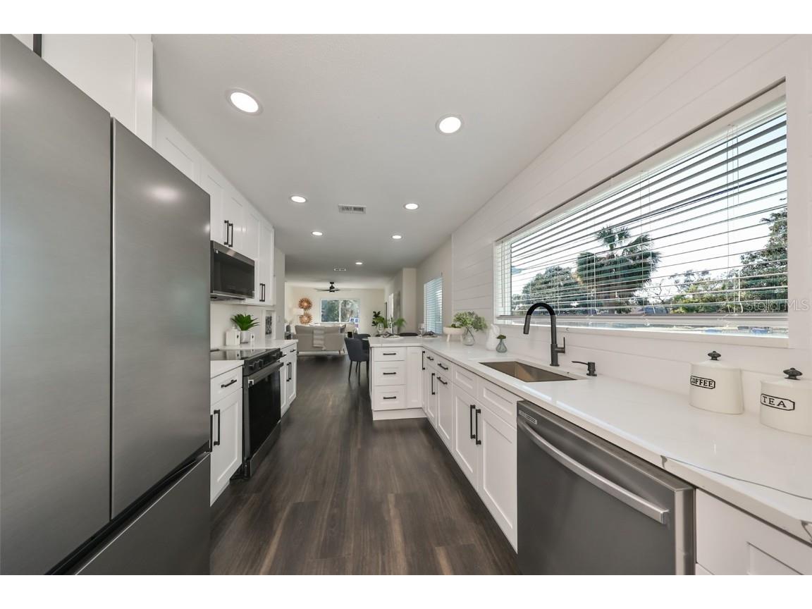 1846 3rd Street S Saint Petersburg FL 33705 TB8441944 image19