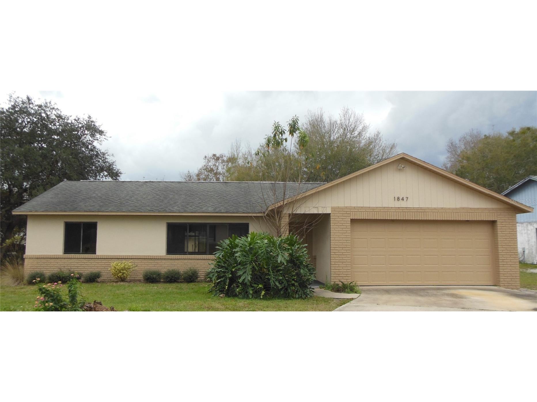 1847 N Acadian Drive Deltona FL 32725 V4934439 image1