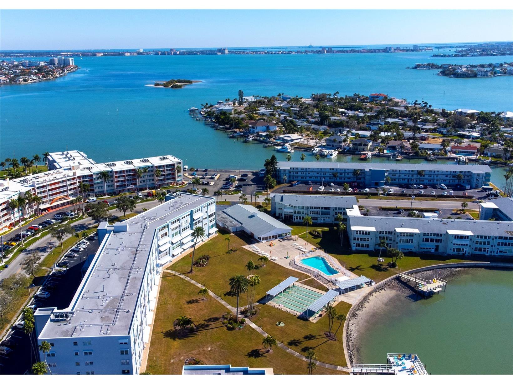 1847 Shore Drive S #204 South Pasadena FL 33707 TB8467060 image2