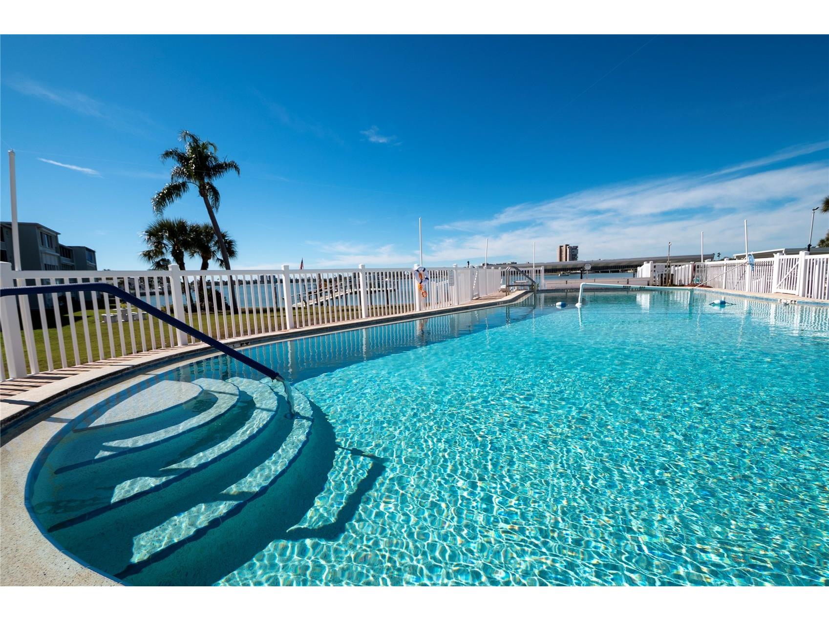 1847 Shore Drive S #204 South Pasadena FL 33707 TB8467060 image38