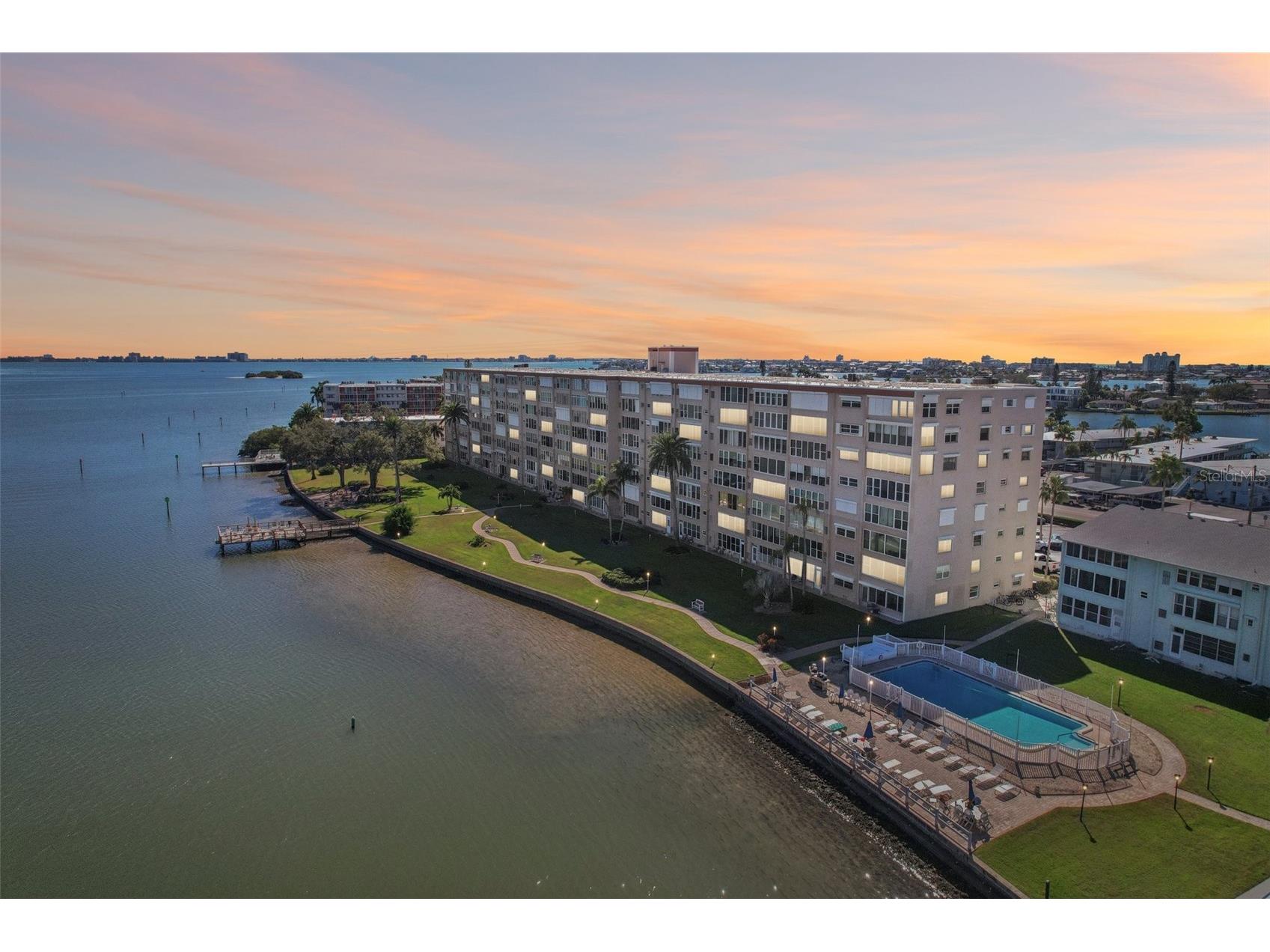 1847 Shore Drive S #711 South Pasadena FL 33707 - BOCA CIEGA BAY TB8515080 image1