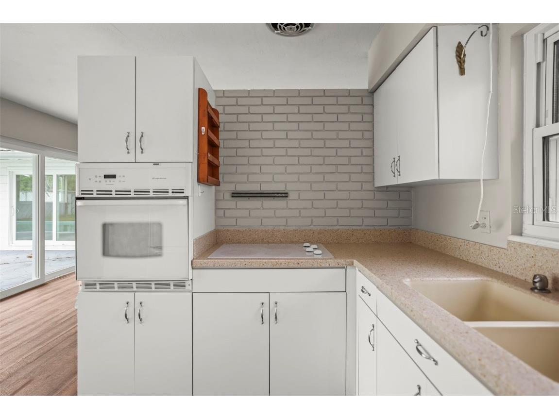 1848 68th Avenue N Saint Petersburg FL 33702 TB8399171 image12