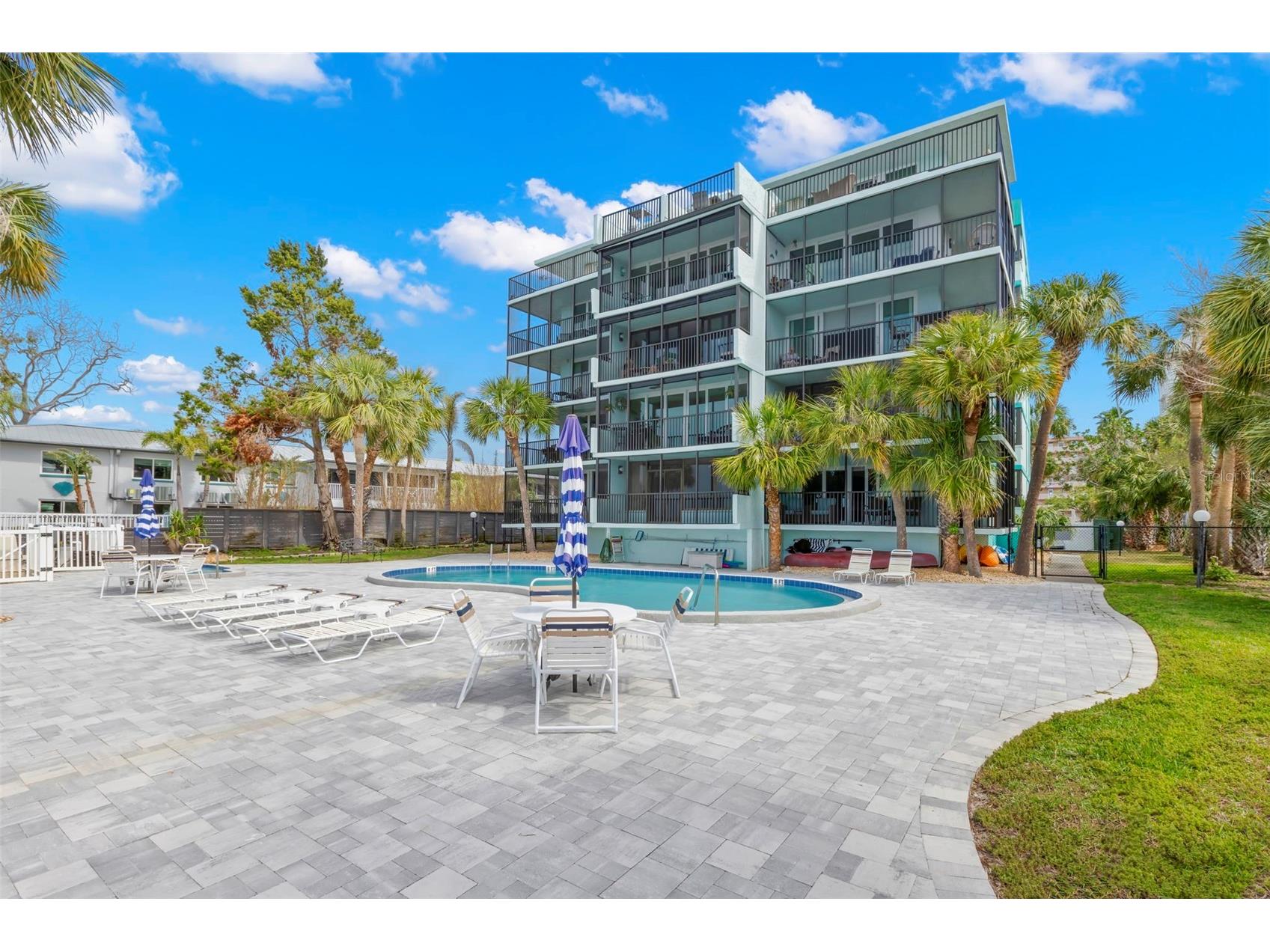 1848 Shore Drive S #402 South Pasadena FL 33707 TB8488247 image23