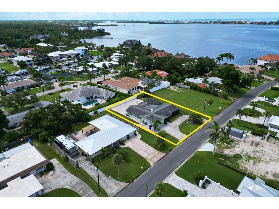 1848 Southpointe Drive Sarasota FL 34231 A4660320 image1