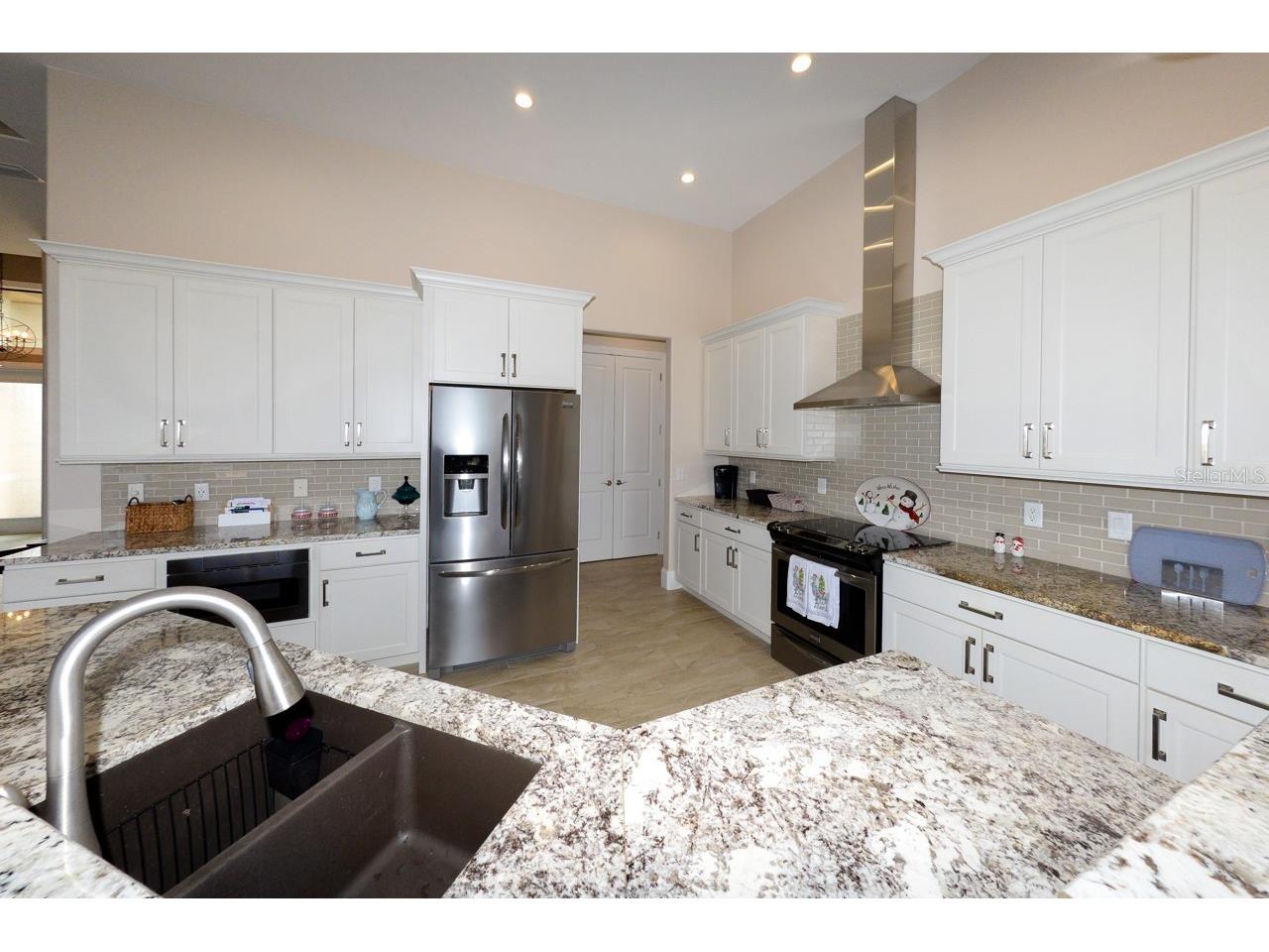 185 Colony Point Dr. Punta Gorda FL 33950 C7519007 image14