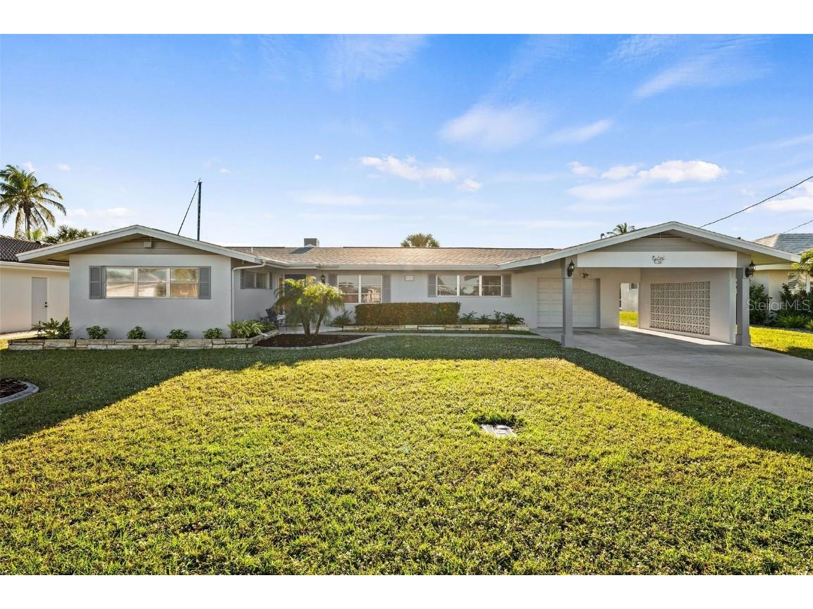 185 Crescent Drive Punta Gorda FL 33950 C7484603 image1