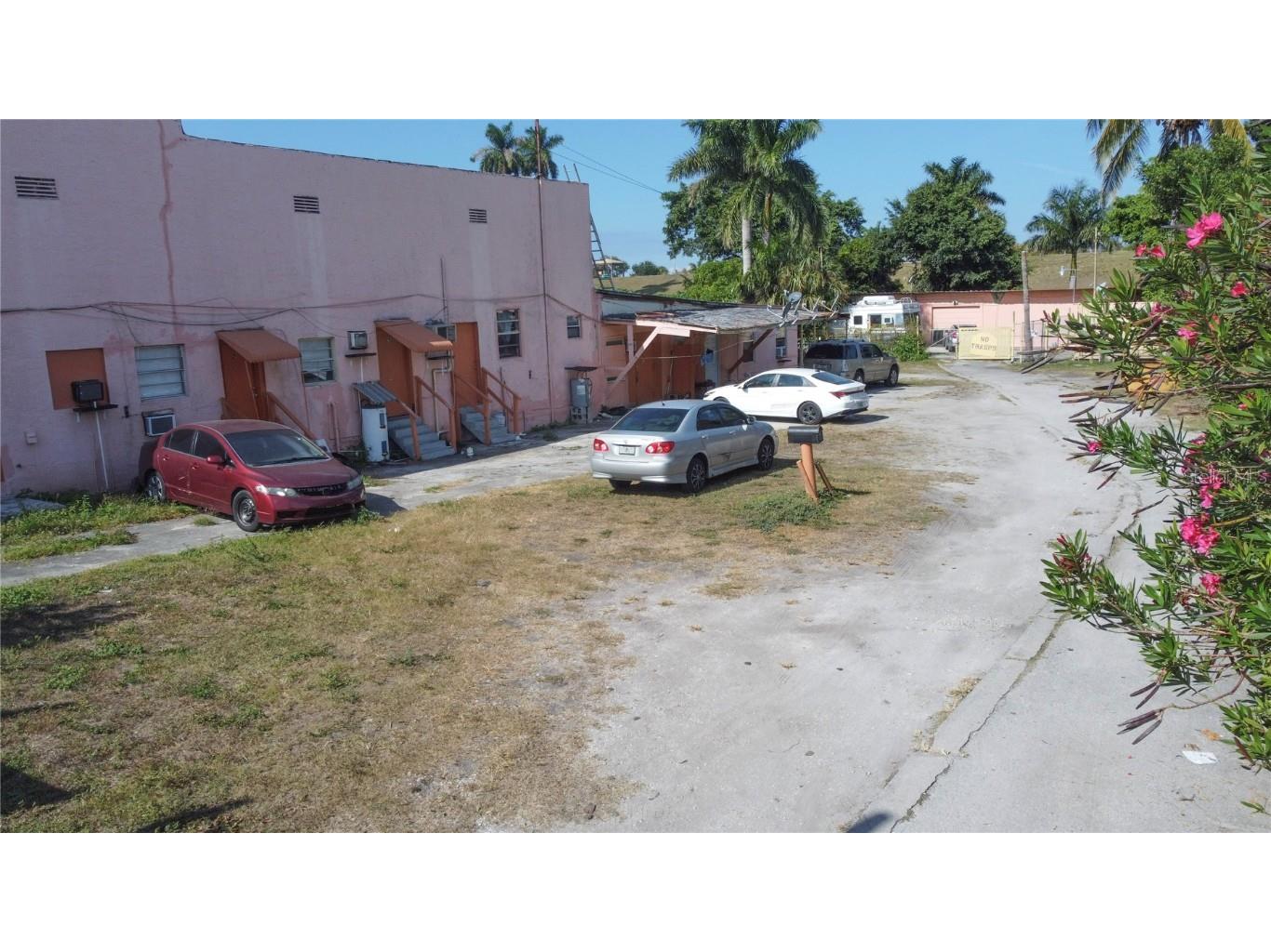 185 E Main Street Pahokee FL 33476 GC535853 image27