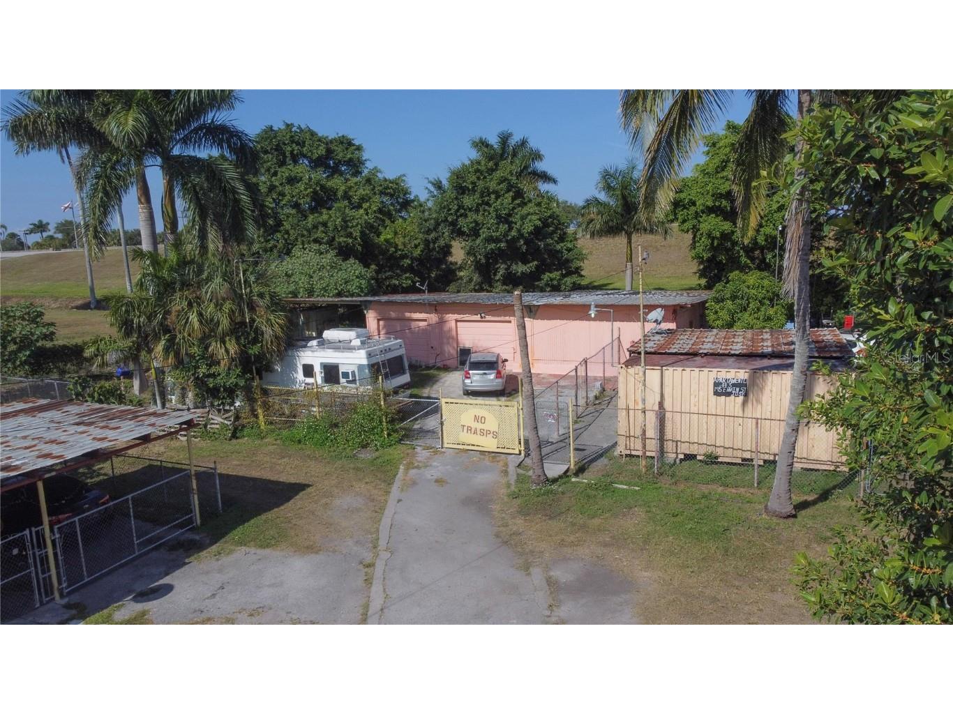 185 E Main Street Pahokee FL 33476 GC535853 image28