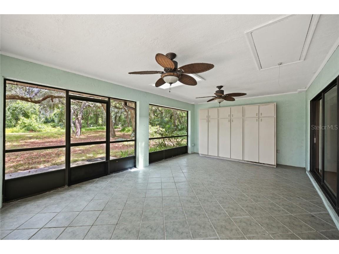 185 River Oaks Circle, Sanford, FL, 32771 MLS O6211007 Edina Realty