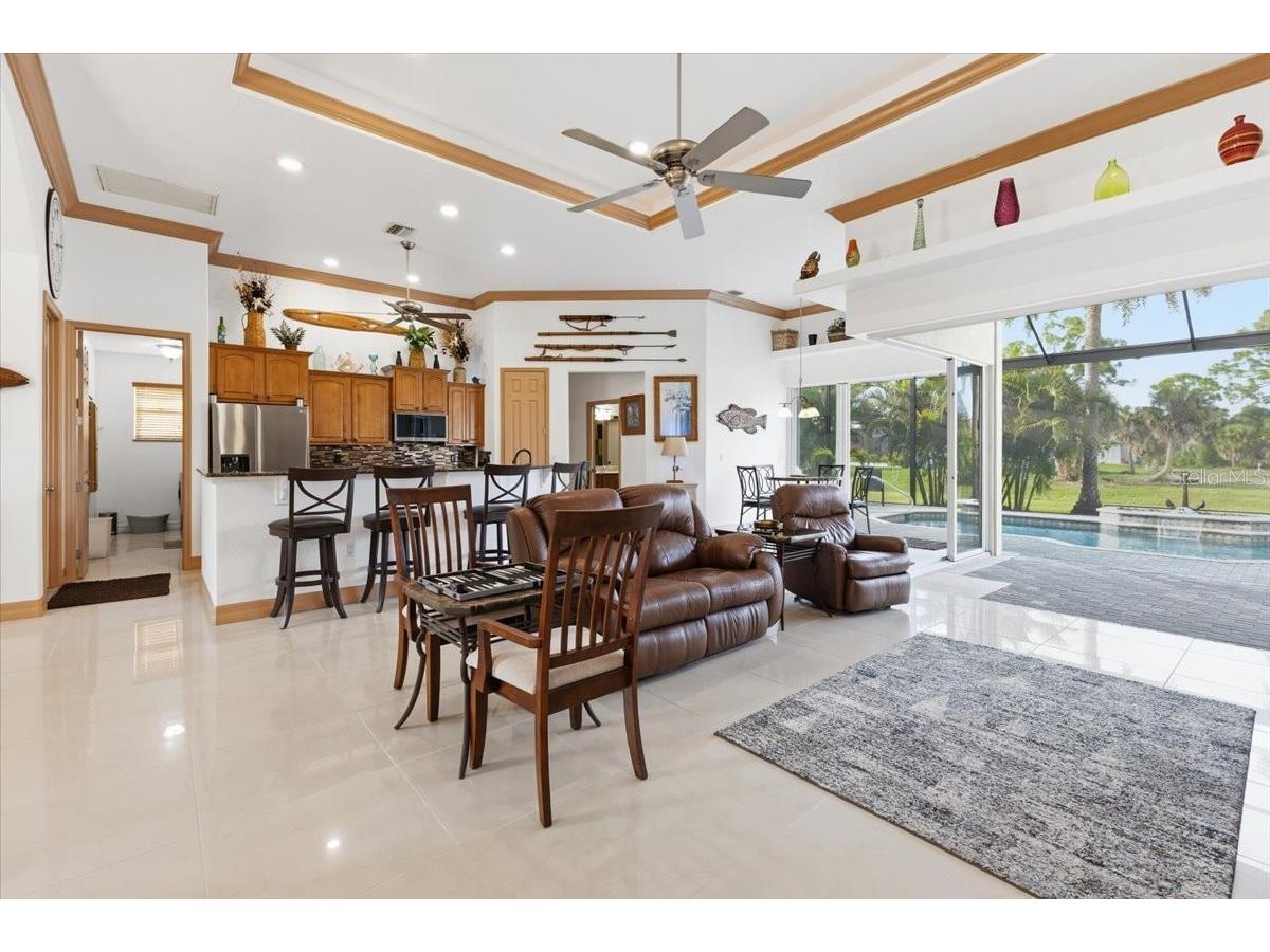 185 Rotonda Boulevard E Rotonda West FL 33947 D6146653 image9