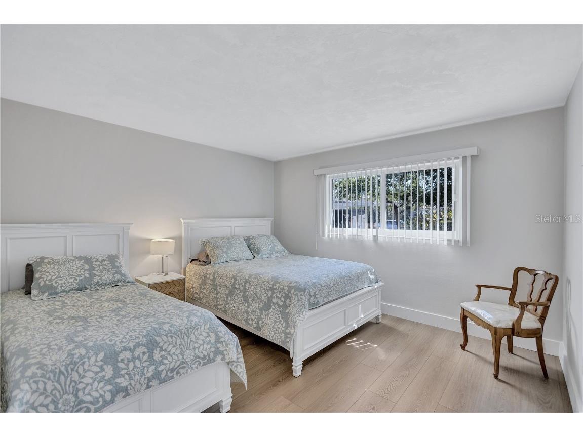 185 Vista Hermosa Circle Sarasota FL 34242 A4667525 image16