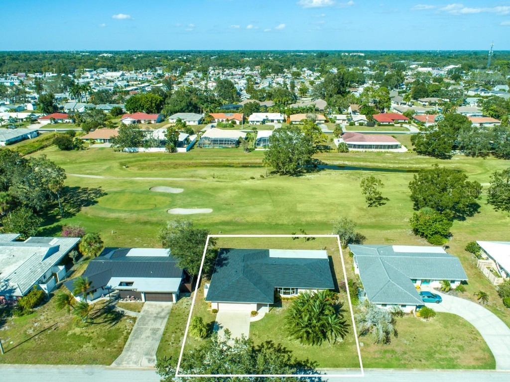 1850 Mid Ocean Circle Sarasota FL 34239 A4588396 image1