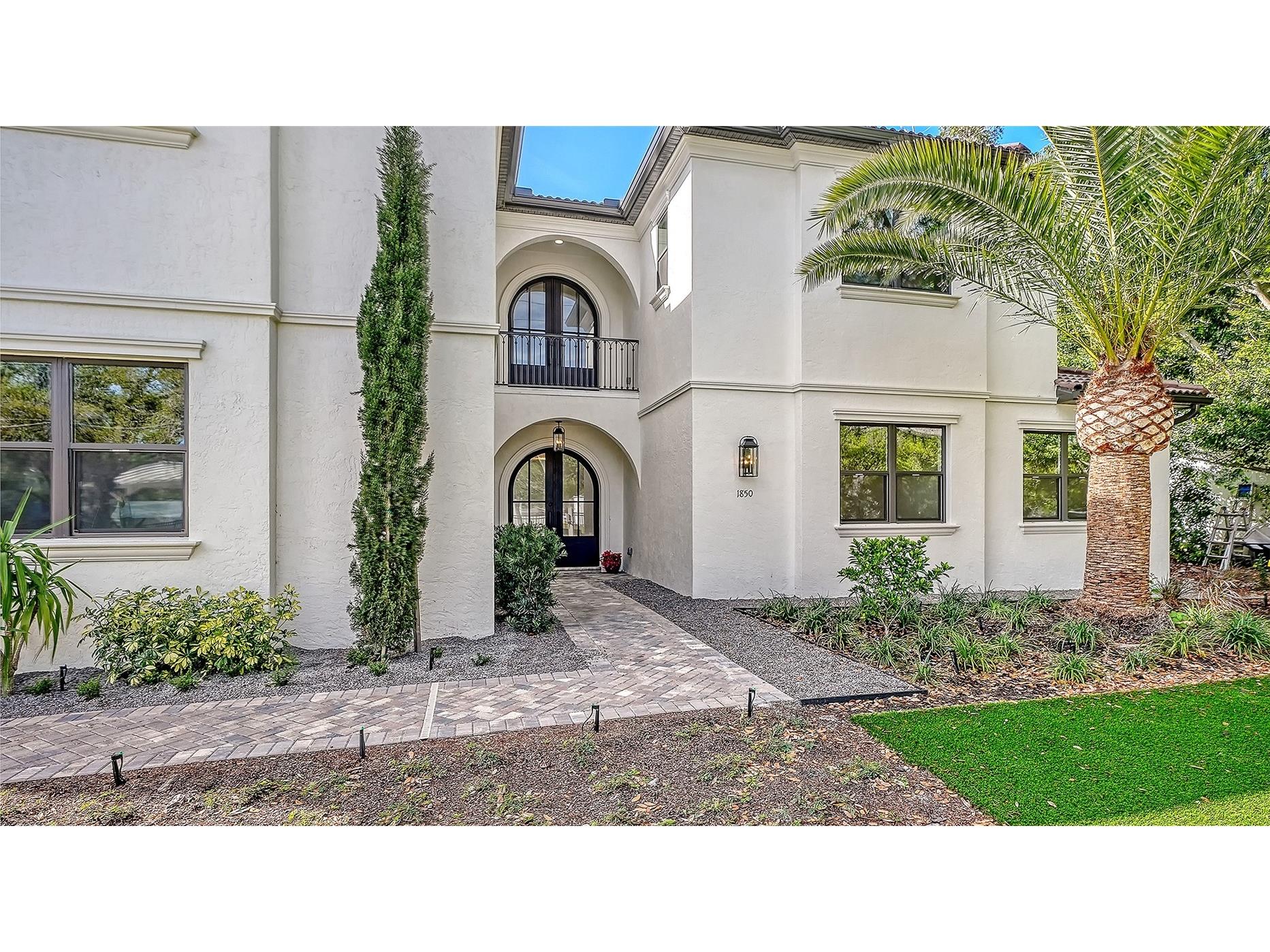 1850 Webber Street Sarasota FL 34239 A4686673 image2