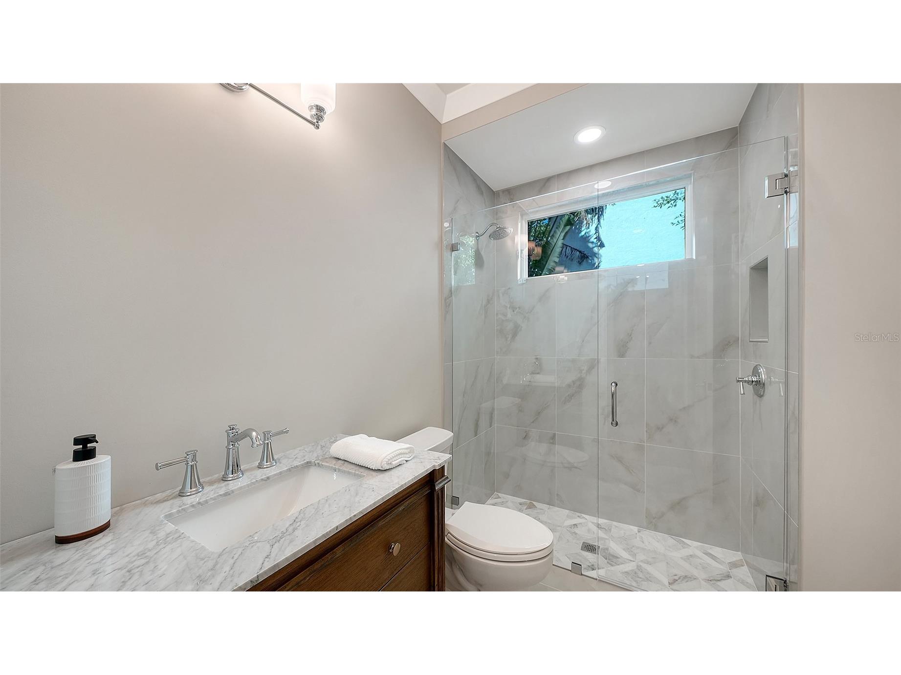 1850 Webber Street Sarasota FL 34239 A4686673 image40