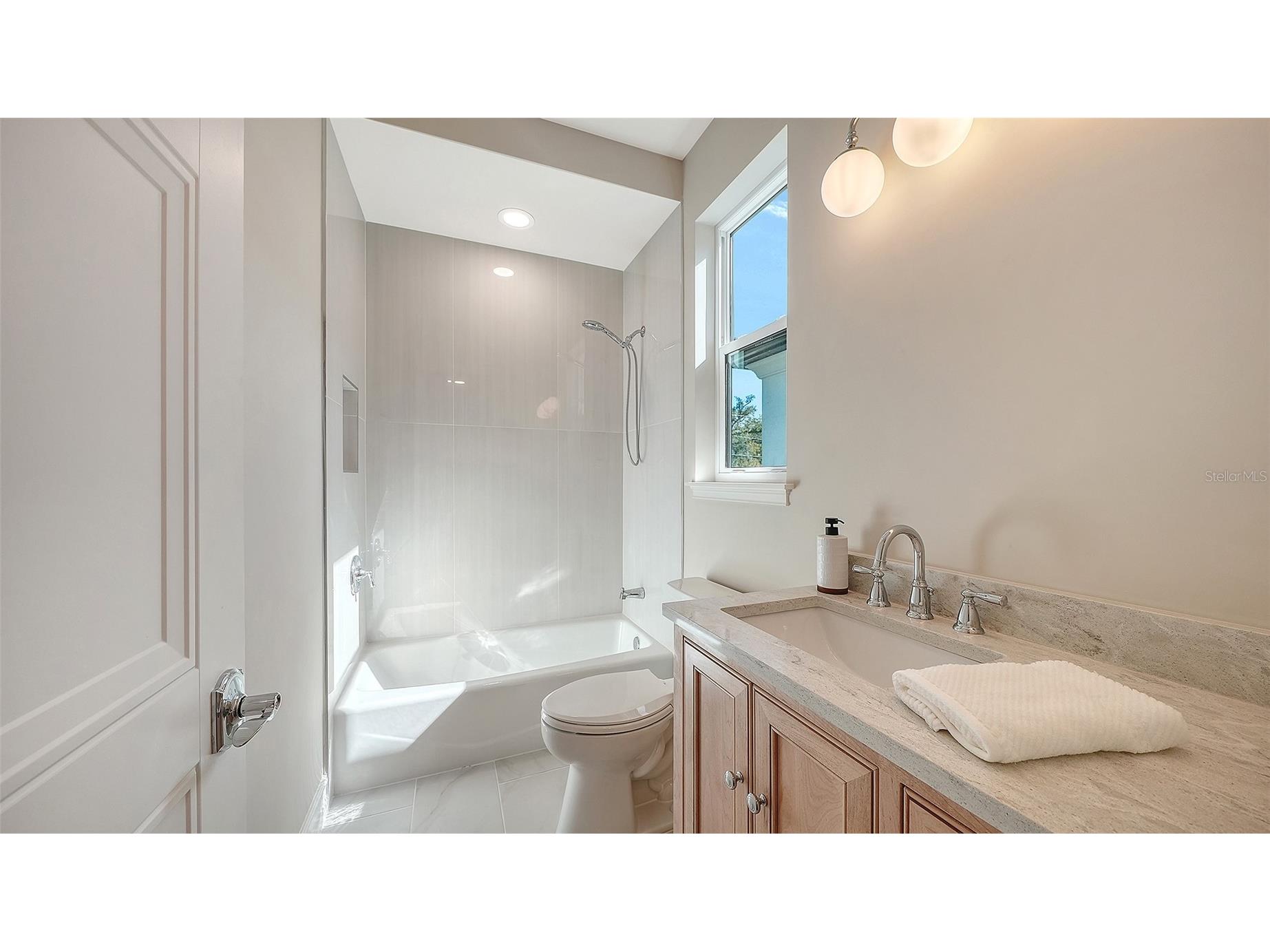 1850 Webber Street Sarasota FL 34239 A4686673 image47