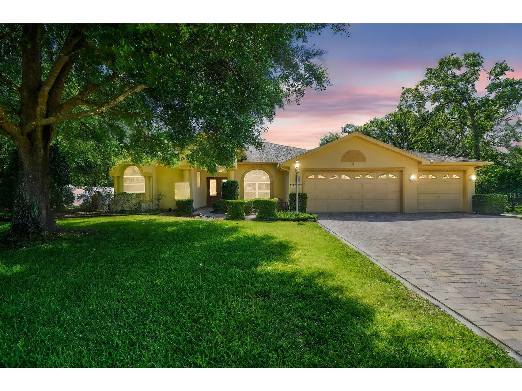18502 Winding Oaks Boulevard Hudson FL 34667 W7874932 image1