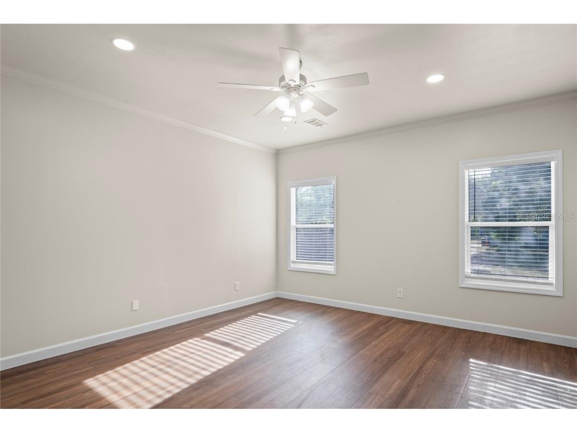 1851 13th Street S Saint Petersburg FL 33705 TB8423934 image10