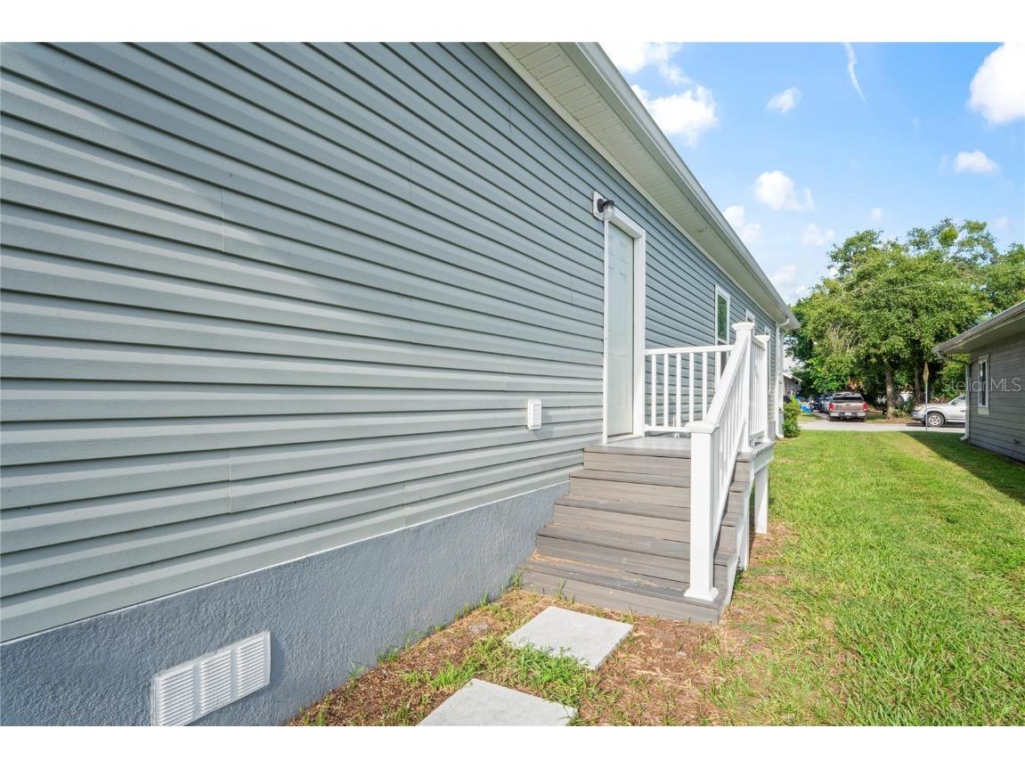 1851 13th Street S Saint Petersburg FL 33705 TB8423934 image24