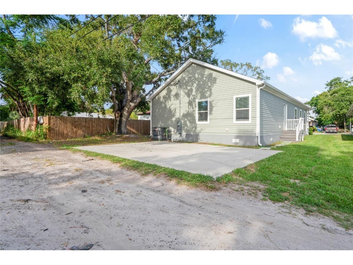 1851 13th Street S Saint Petersburg FL 33705 TB8423934 image25